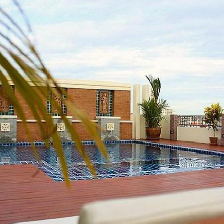 D Apartment Pattaya Bagian luar foto